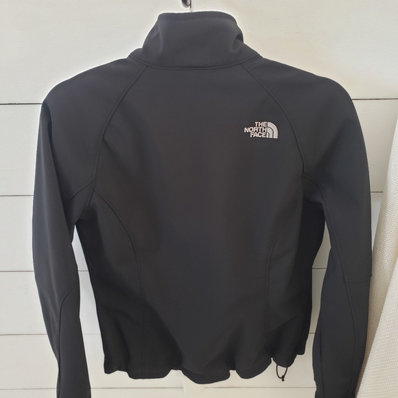 The North Face Never Stop Exploring Black Jacket - Picture 7 of 11